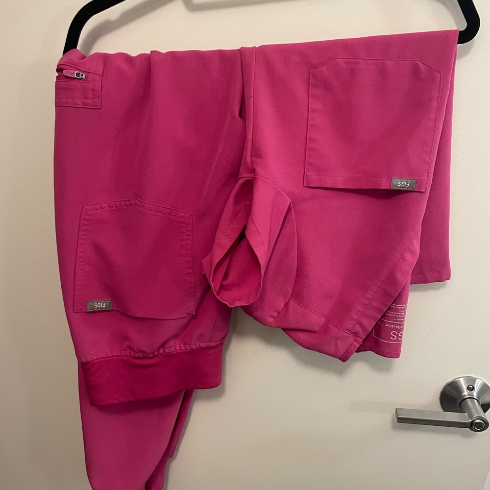 Figs Barbie pink set! Top XS, Bottom XS/T